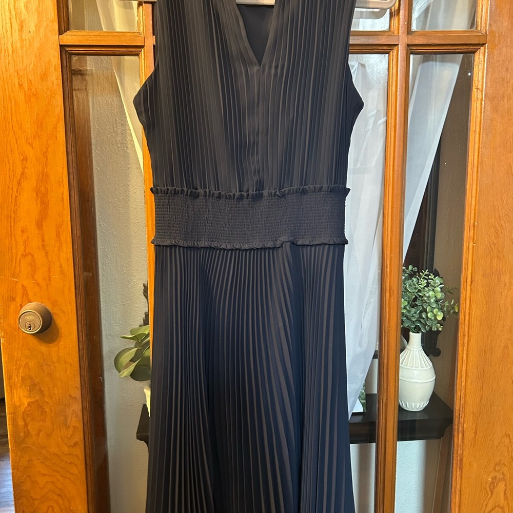 Nanette Lepore Black Pleated Midi Dress - Picture 2 of 3